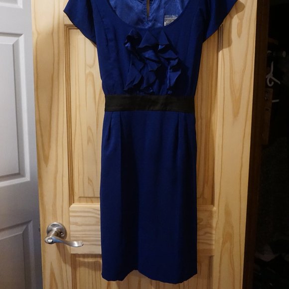 Express Ruffle Front Dress - Picture 2 of 8